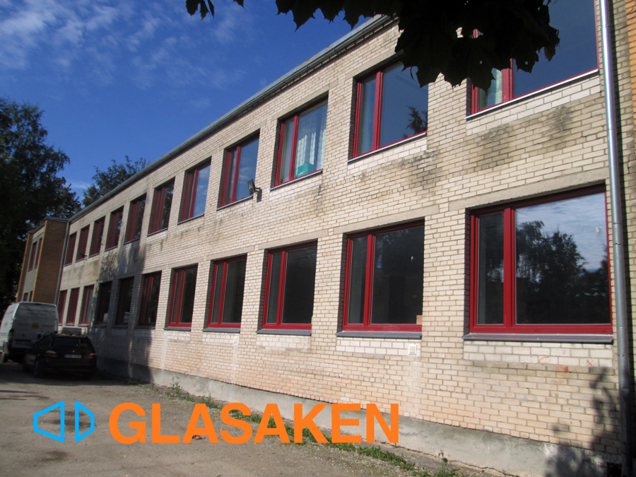 PVC aknad, Tartu Anne Noortekeskus.
